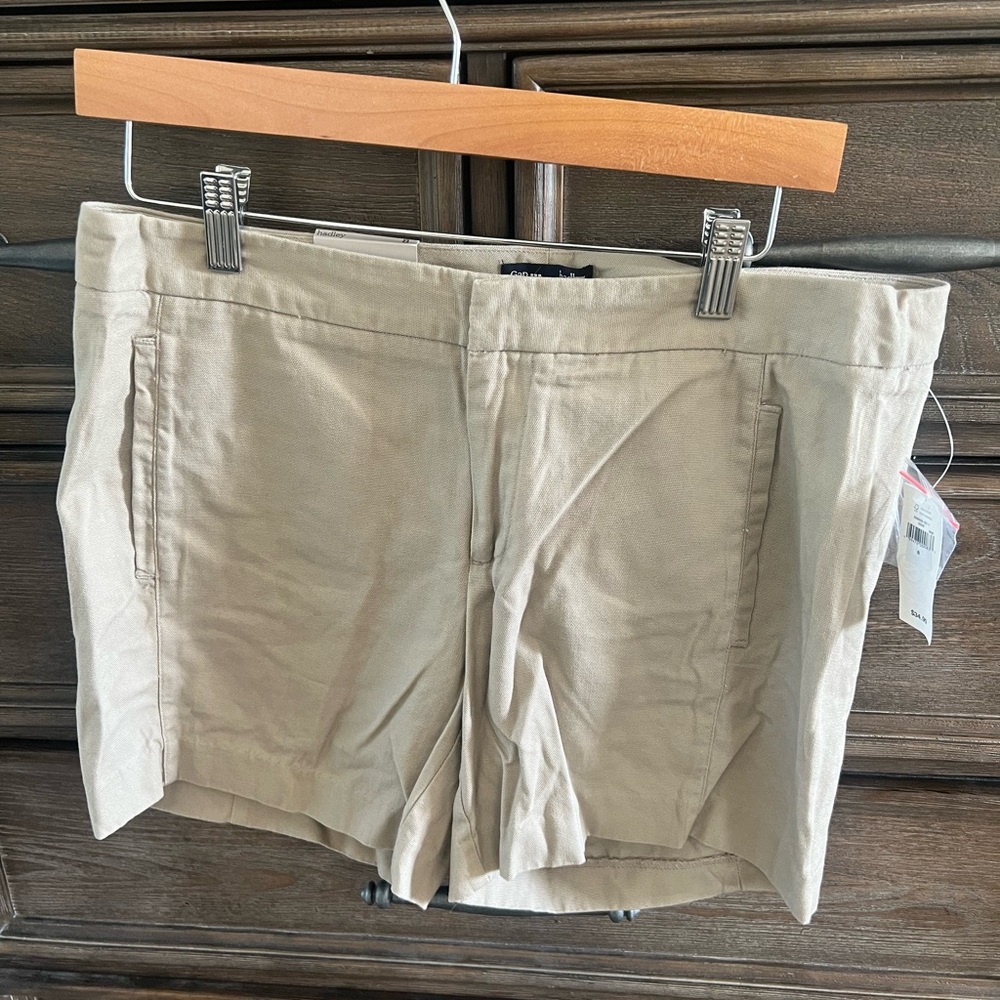 GAP NWT 8 Hadley Women's Tan Shorts